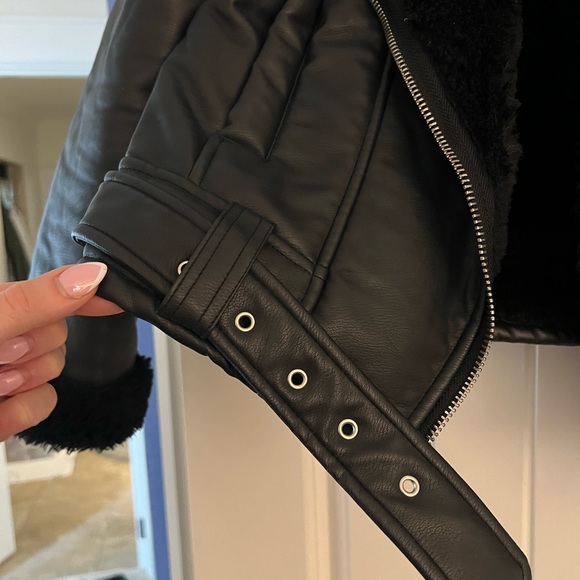 Fashion Nova "Chic Bad Ass Faux Leather Jacket" shearling - size small - Picture 5 of 7